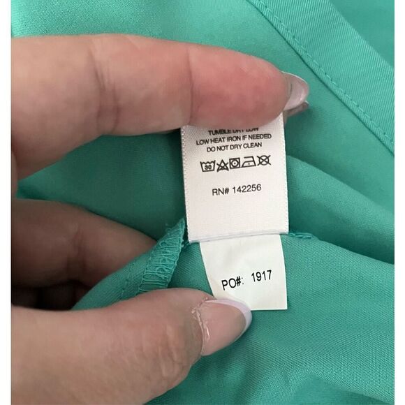 Figs Technical Collection Catarina Short Sleeve V-Neck Scrub Top Size XL - Picture 5 of 5